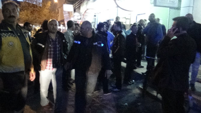 igdirda-polis-memuru-ogretmen-arkadasini-oldurdukten-sonra-intihar-etti2.jpg igdirda-polis-memuru-ogretmen-arkadasini-oldurdukten-sonra-intihar-etti2.jpg