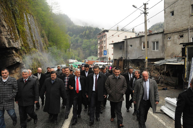 ikizdere,-ak-adaylari-bagrina-basti4.jpg ikizdere,-ak-adaylari-bagrina-basti4.jpg