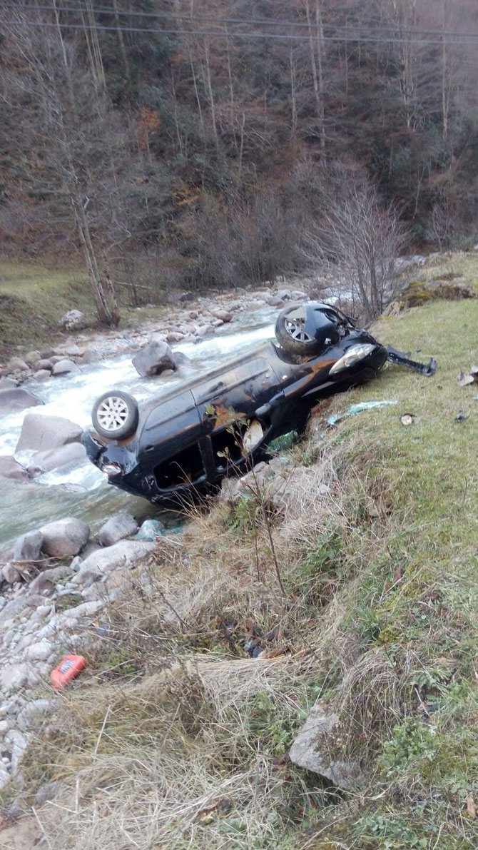 ikizderede-trafik-kazasi-1-yarali-1.jpg ikizderede-trafik-kazasi-1-yarali-1.jpg