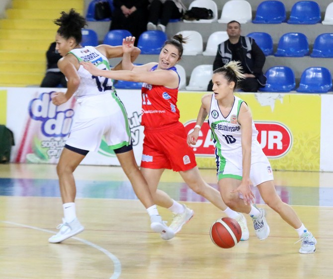 ing-kadinlar-basketbol-super-liginin-13-haftasinda-rize-belediyesi-ile-botas-rize-yenisehir-salonunda-karsilasti-2.jpg