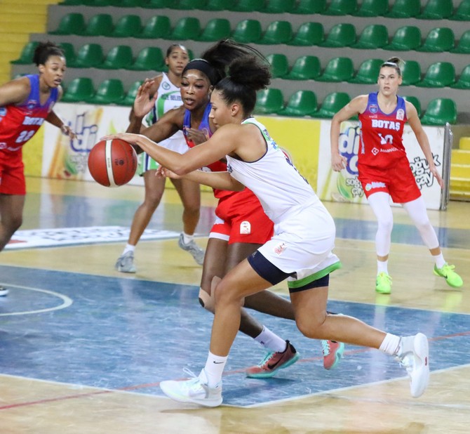 ing-kadinlar-basketbol-super-liginin-13-haftasinda-rize-belediyesi-ile-botas-rize-yenisehir-salonunda-karsilasti-3.jpg