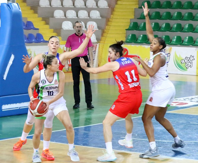 ing-kadinlar-basketbol-super-liginin-13-haftasinda-rize-belediyesi-ile-botas-rize-yenisehir-salonunda-karsilasti-4.jpg