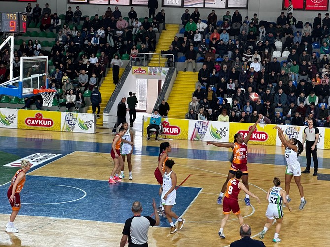 ing-kadinlar-basketbol-super-liginin-18-haftasinda-rize-belediyesi-ile-galatasaray-cagdas-faktoring-rize-yenisehir-salonunda-karsilasti-12.jpg