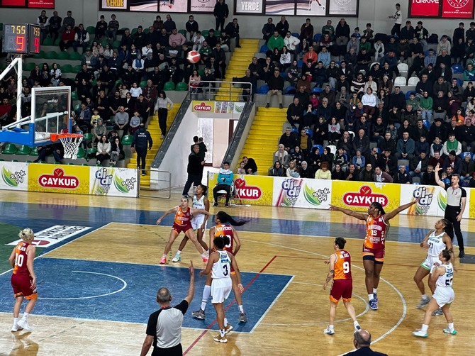 ing-kadinlar-basketbol-super-liginin-18-haftasinda-rize-belediyesi-ile-galatasaray-cagdas-faktoring-rize-yenisehir-salonunda-karsilasti-19.jpg