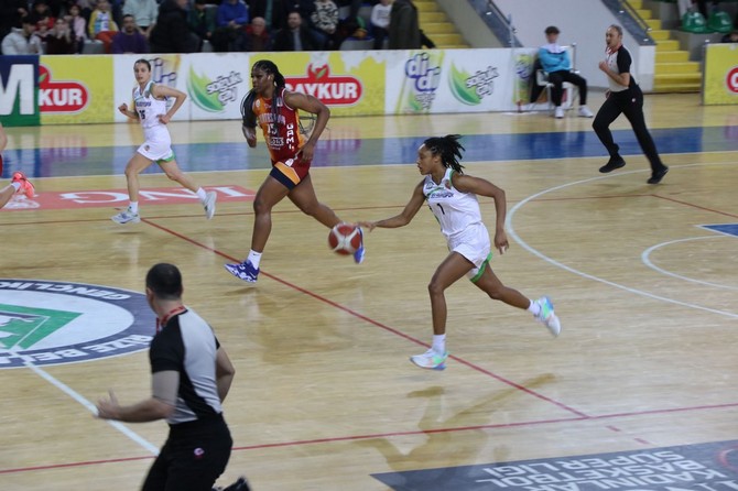 ing-kadinlar-basketbol-super-liginin-18-haftasinda-rize-belediyesi-ile-galatasaray-cagdas-faktoring-rize-yenisehir-salonunda-karsilasti-3.jpg