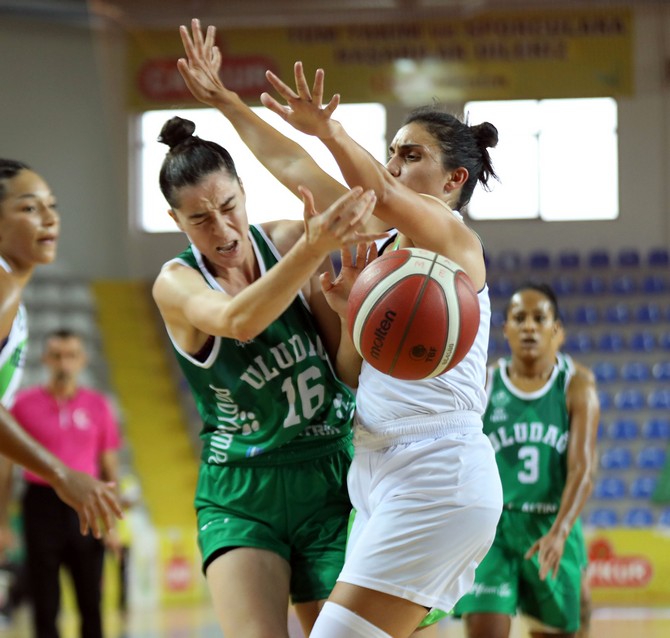 ing-kadinlar-basketbol-super-liginin-2-haftasinda-rize-belediyespor-ile-bursa-uludag-basketbol-yenisehir-stadinda-karsilasti-4.jpg