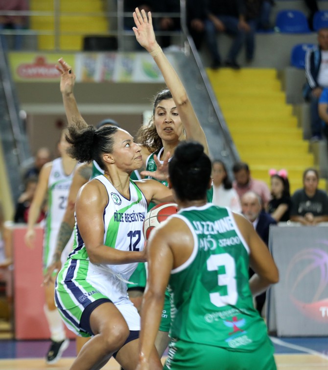 ing-kadinlar-basketbol-super-liginin-2-haftasinda-rize-belediyespor-ile-bursa-uludag-basketbol-yenisehir-stadinda-karsilasti-5.jpg