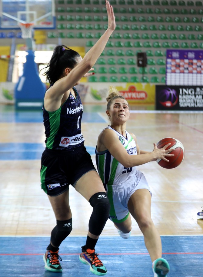 ing-kadinlar-basketbol-super-liginin-4-haftasinda-rize-belediyespor-ile-nesibe-aydin-rize-yenisehir-spor-salonunda-karsilasti-2.jpg