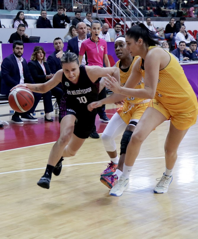 ing-kadinlar-basketbol-super-liginin-ucuncu-haftasinda-melikgazi-kayseri-basketbol-sahasinda-rize-belediyesi-80-78-yendi-5.jpg