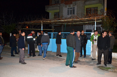 iple-kendini-asan-sahis-son-anda-kurtarildi-2.jpg iple-kendini-asan-sahis-son-anda-kurtarildi-2.jpg