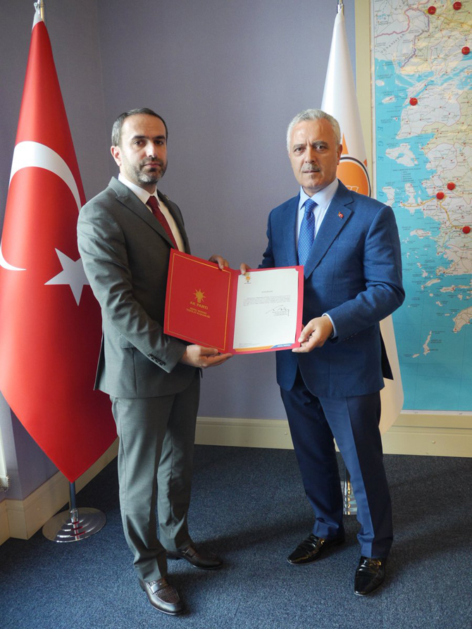 ishak-alim-mustafa-atas-ak-parti-rize-il-baskani-ishak-alim-mazbatasini-aldi-2.jpg