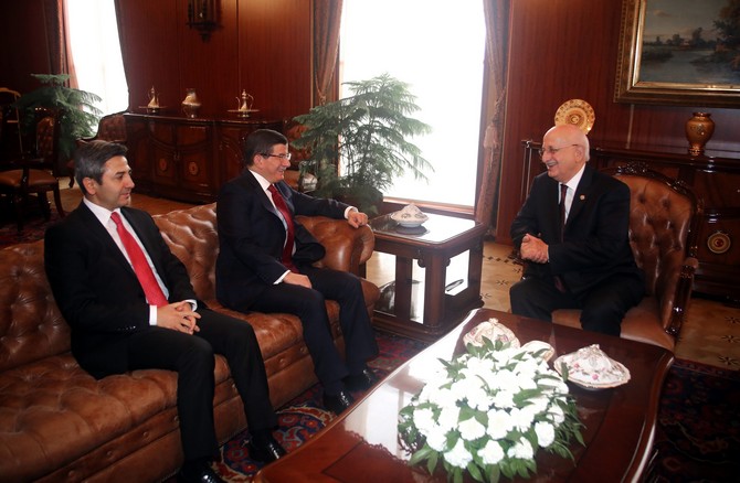 ismail-kahraman,-ahmet-davutoglunu-kabul-etti-(1).jpg