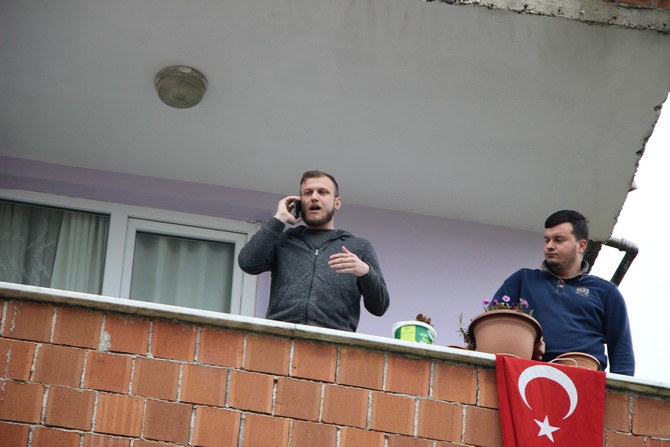 istanbuldaki-evinde-karantinada-olmasi-gerekirken-rize’nin-findikli-ilcesine-gelen-kazim-ersoy-isimli-sahis-ilcede-oturdugu-aile-apartmaninin-karantinaya-alinmasina-sebep-oldu-(2).jpg