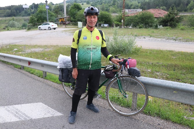 istanbuldan-yola-cikan-adem-eksioglu-sehirler-arasi-bisiklet-yolu-yapilmasi-konusunda-farkindalik-olusturmak-icin-bin-500-kilometre-pedal-cevirerek-gurcistana-ulasmayi-hedefliyor-1.jpg