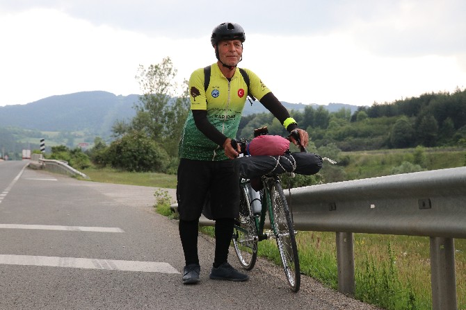 istanbuldan-yola-cikan-adem-eksioglu-sehirler-arasi-bisiklet-yolu-yapilmasi-konusunda-farkindalik-olusturmak-icin-bin-500-kilometre-pedal-cevirerek-gurcistana-ulasmayi-hedefliyor-2.jpg