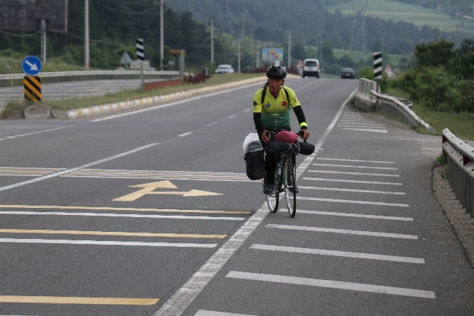istanbuldan-yola-cikan-adem-eksioglu-sehirler-arasi-bisiklet-yolu-yapilmasi-konusunda-farkindalik-olusturmak-icin-bin-500-kilometre-pedal-cevirerek-gurcistana-ulasmayi-hedefliyor-5.jpg