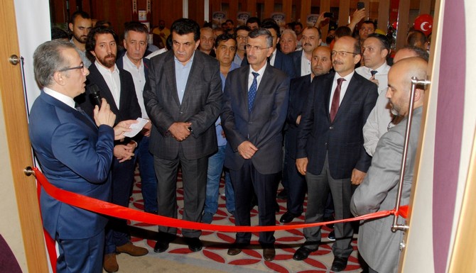 istoc---tahkale-is-adamlari--birliginin--rize-ramada-plaza-otel’de-organize-ettigi-fuar-ve-gezi-programinda-200-is-adami--rize’de-bulustu-(2).jpg