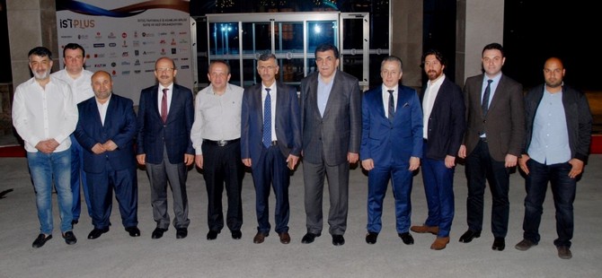 istoc---tahkale-is-adamlari--birliginin--rize-ramada-plaza-otel’de-organize-ettigi-fuar-ve-gezi-programinda-200-is-adami--rize’de-bulustu-(8).jpg