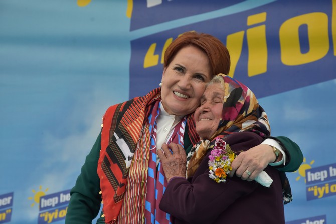 iyi-parti-genel-baskani-meral-aksener,-trabzonda--(12).jpg