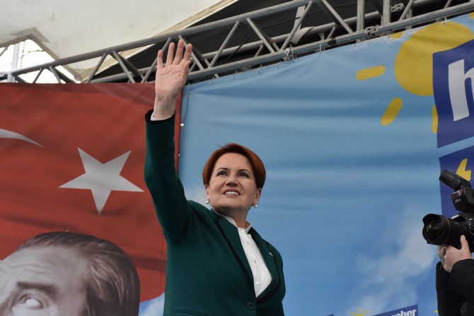 iyi-parti-genel-baskani-meral-aksener,-trabzonda--(3).jpg