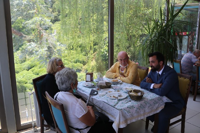 iyi-parti-rize-il-baskan-adayi-av.-kursat-hacisuleymanoglu,-kongre-calismalari-kapsaminda-teskilat-ziyaretlerini-ilce-ilce-surduruyor-(3).jpg
