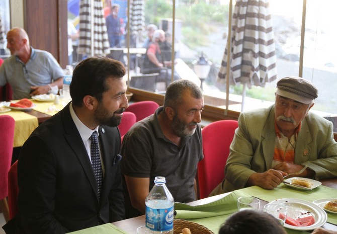 iyi-parti-rize-il-baskan-adayi-avukat-kursat-hacisuleymanoglu-yonetim-kadrosuyla-ilce-teskilatlarini-ziyarete-basladi-(13).jpg