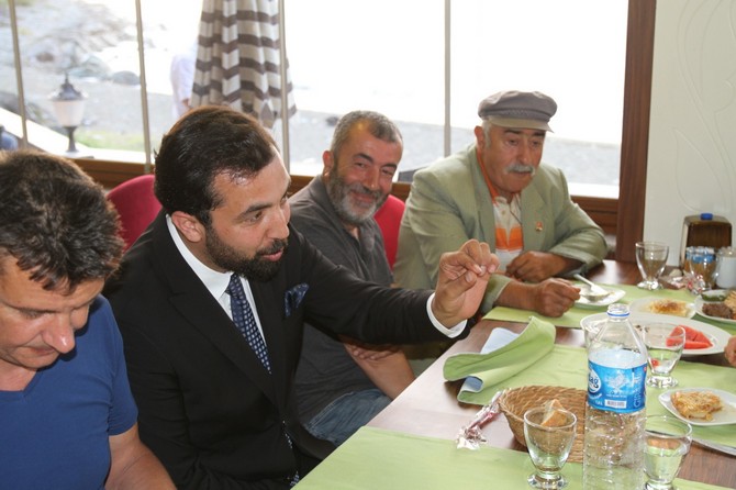 iyi-parti-rize-il-baskan-adayi-avukat-kursat-hacisuleymanoglu-yonetim-kadrosuyla-ilce-teskilatlarini-ziyarete-basladi-(2).jpg