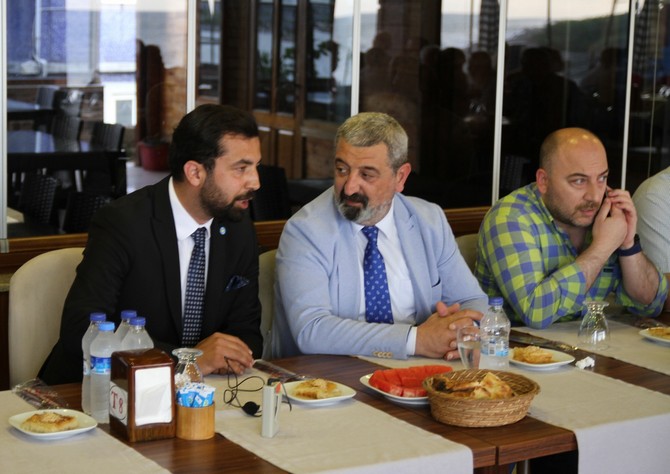 iyi-parti-rize-il-baskan-adayi-avukat-kursat-hacisuleymanoglu-yonetim-kadrosuyla-ilce-teskilatlarini-ziyarete-basladi-(3).jpg