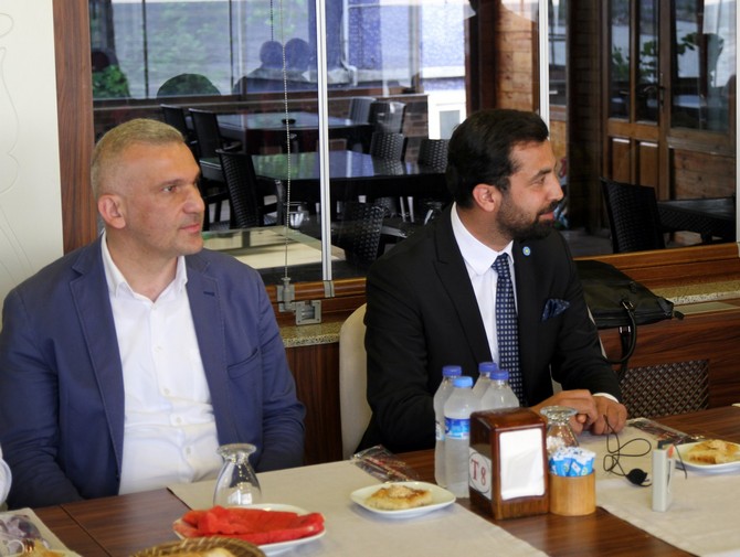 iyi-parti-rize-il-baskan-adayi-avukat-kursat-hacisuleymanoglu-yonetim-kadrosuyla-ilce-teskilatlarini-ziyarete-basladi-(4).jpg