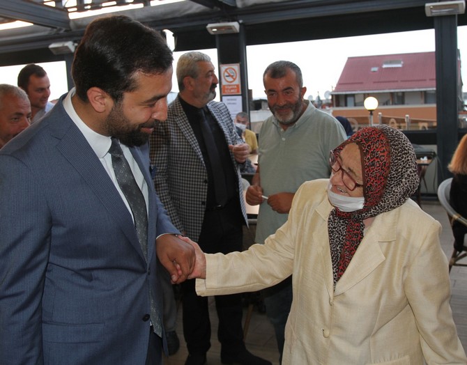 iyi-parti-rize-il-baskan-adayi-kursat-hacisuleymanoglu-ve-mimarlar-odasi-baskani-mustafa-mahmutoglu-ilce-teskilatlarini-ziyaret-ediyor-(6).jpg