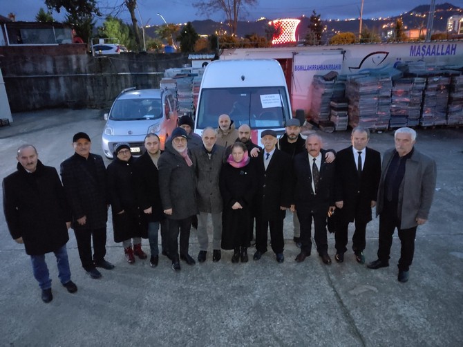 iyi-parti-rize-il-baskani-av-kursat-hacisuleymanoglu-depremden-etkilenen-iller-arasinda-yer-alan-malatyaya-partisince-hazirlanan-gida-ve-giyim-yardimlarini-ulastirdi-4.jpg