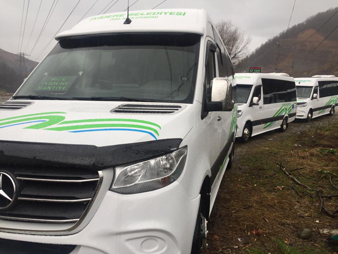 iyidere-belediye-baskani-saffet-mete,-vatandaslarin-daha-rahat-ve-konforlu-bir-sekilde-yolculuk-yapabilmesi-icin-iyidere-rize-hattinda-calisan-16-dolmus-minibusu-yenilediklerini-soyledi..jpg