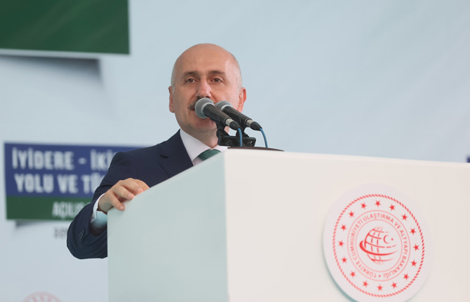 iyidere-ikizdere-yolu-ve-tunelleri-acilis-toreni-cumhurbaskani-recep-tayyip-erdoganin-katilimiyla-gerceklestirildi-ulastirma-ve-altyapi-bakani-adil-karaismailoglu-programda-konusma-yapti.jpg