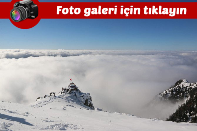 kackar-daglari-yaylalarinda-bulut-denizi-ve-kar-gorenleri-buyuluyor.jpg