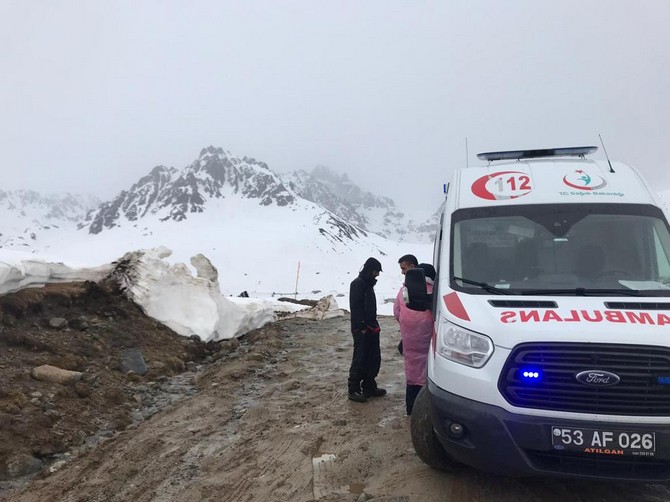 kackar-daglarindaki-yarali-dagci-boyle-kurtarildi-(3).jpg