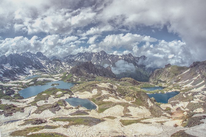 kackar-daglarinin-guneybatisinda,-rize-erzurum-sinirinda-bulunan-yedigoller,-fotograf-sanatcilarindan-yogun-ilgi-goruyor-(1).jpg