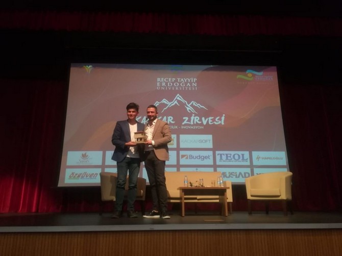 kackar-girisimcilik-ve-inovasyon-zirvesi-yapildi-(2).jpg