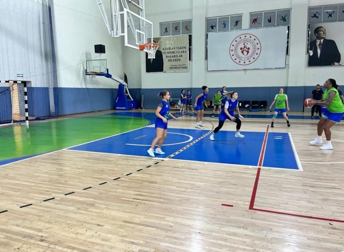 kadinlar-basketbolda-rize-belediyesi-super-ligdeki-ilk-macina-cikiyor-3.jpg