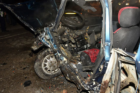 kafa-kafaya-carpistilar-3-yarali!-5.jpg kafa-kafaya-carpistilar-3-yarali!-5.jpg