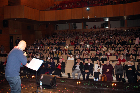 kahraman-tazeoglu-renk-projesi-icin-rizede-10.jpg kahraman-tazeoglu-renk-projesi-icin-rizede-10.jpg