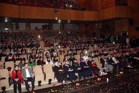 kahraman-tazeoglu-renk-projesi-icin-rizede-14.jpg kahraman-tazeoglu-renk-projesi-icin-rizede-14.jpg