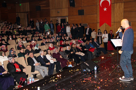 kahraman-tazeoglu-renk-projesi-icin-rizede-15.jpg kahraman-tazeoglu-renk-projesi-icin-rizede-15.jpg