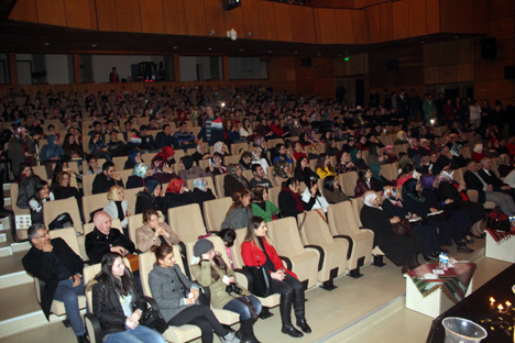 kahraman-tazeoglu-renk-projesi-icin-rizede-16.jpg kahraman-tazeoglu-renk-projesi-icin-rizede-16.jpg