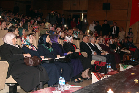 kahraman-tazeoglu-renk-projesi-icin-rizede-19.jpg kahraman-tazeoglu-renk-projesi-icin-rizede-19.jpg