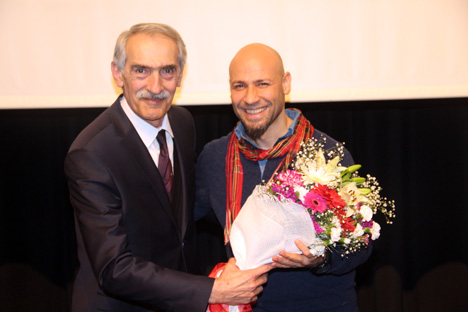 kahraman-tazeoglu-renk-projesi-icin-rizede-26.jpg kahraman-tazeoglu-renk-projesi-icin-rizede-26.jpg