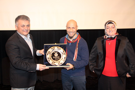 kahraman-tazeoglu-renk-projesi-icin-rizede-30.jpg kahraman-tazeoglu-renk-projesi-icin-rizede-30.jpg