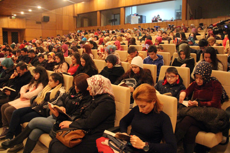 kahraman-tazeoglu-renk-projesi-icin-rizede-39.jpg kahraman-tazeoglu-renk-projesi-icin-rizede-39.jpg