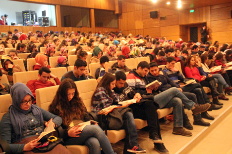 kahraman-tazeoglu-renk-projesi-icin-rizede-40.jpg kahraman-tazeoglu-renk-projesi-icin-rizede-40.jpg