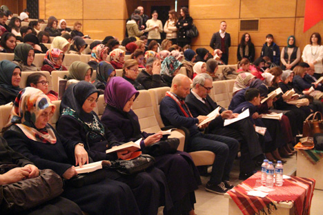 kahraman-tazeoglu-renk-projesi-icin-rizede-41.jpg kahraman-tazeoglu-renk-projesi-icin-rizede-41.jpg