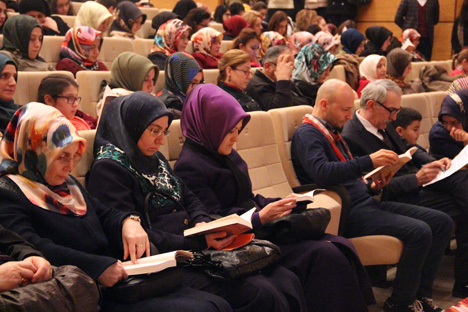 kahraman-tazeoglu-renk-projesi-icin-rizede-42.jpg kahraman-tazeoglu-renk-projesi-icin-rizede-42.jpg